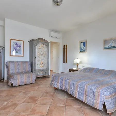 Castle Apartment *