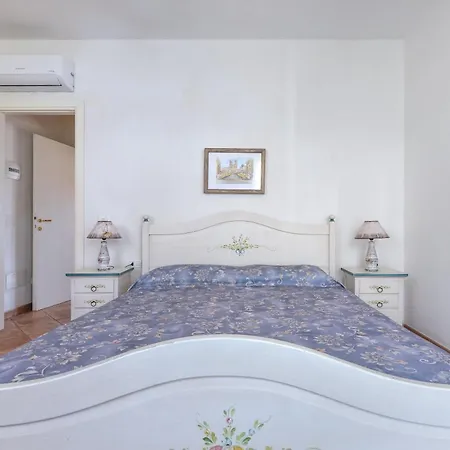 Castle Apartment Pila (Livorno)