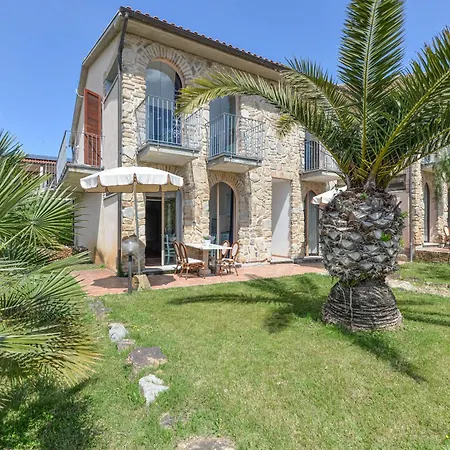 Castle Apartment Pila (Livorno)